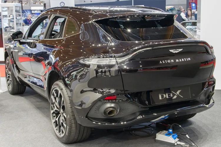 Aston Martin DBX – Test, Preise und تقييم bei شام كارز