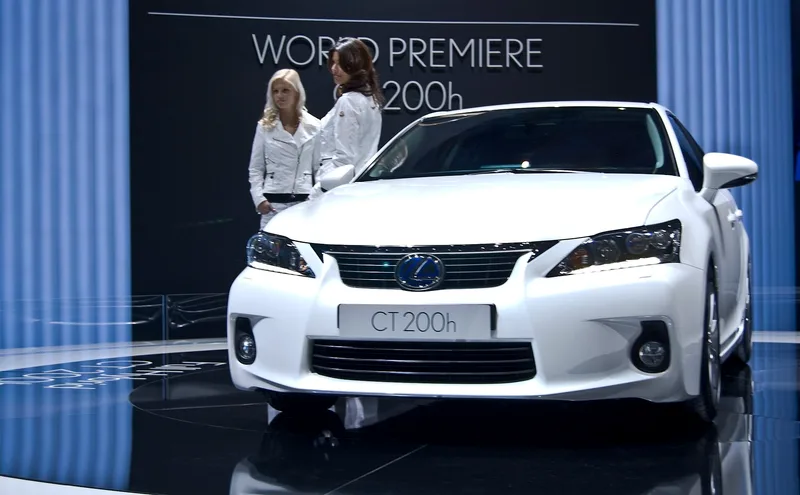 Lexus CT 200h – Test, Preise und تقييم bei شام كارز