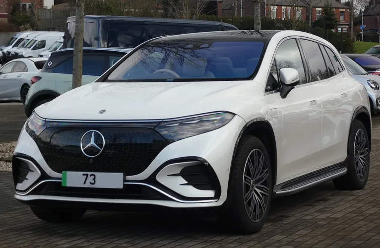 Mercedes-Benz EQS SUV – Test, Preise und تقييم bei شام كارز