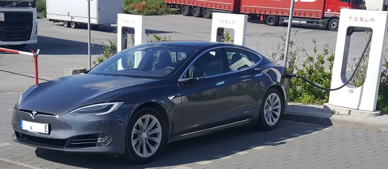 Tesla Model S – Test, Preise und تقييم bei شام كارز